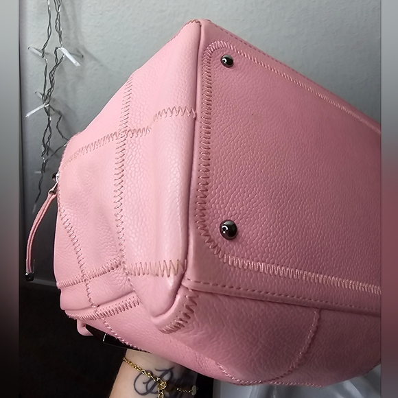 Chanel Soft Pink Caviar Vintage Bowlero Bag & COA! - Picture 9 of 15